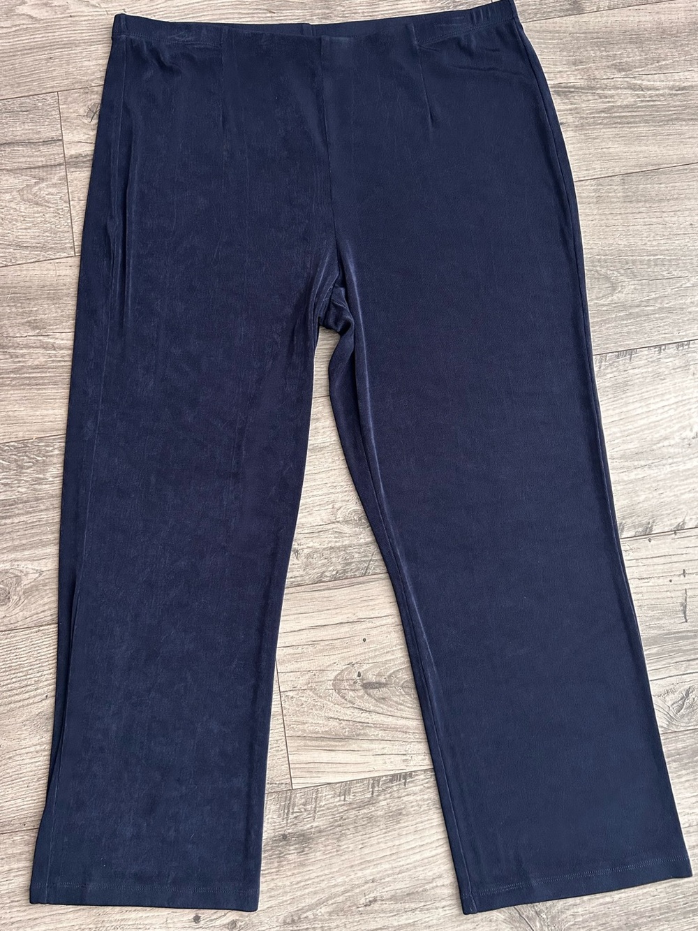 Chico’s  Travelers Navy Wide Leg Cropped Pants Size 3 16/18 Slinky Knit Stretch